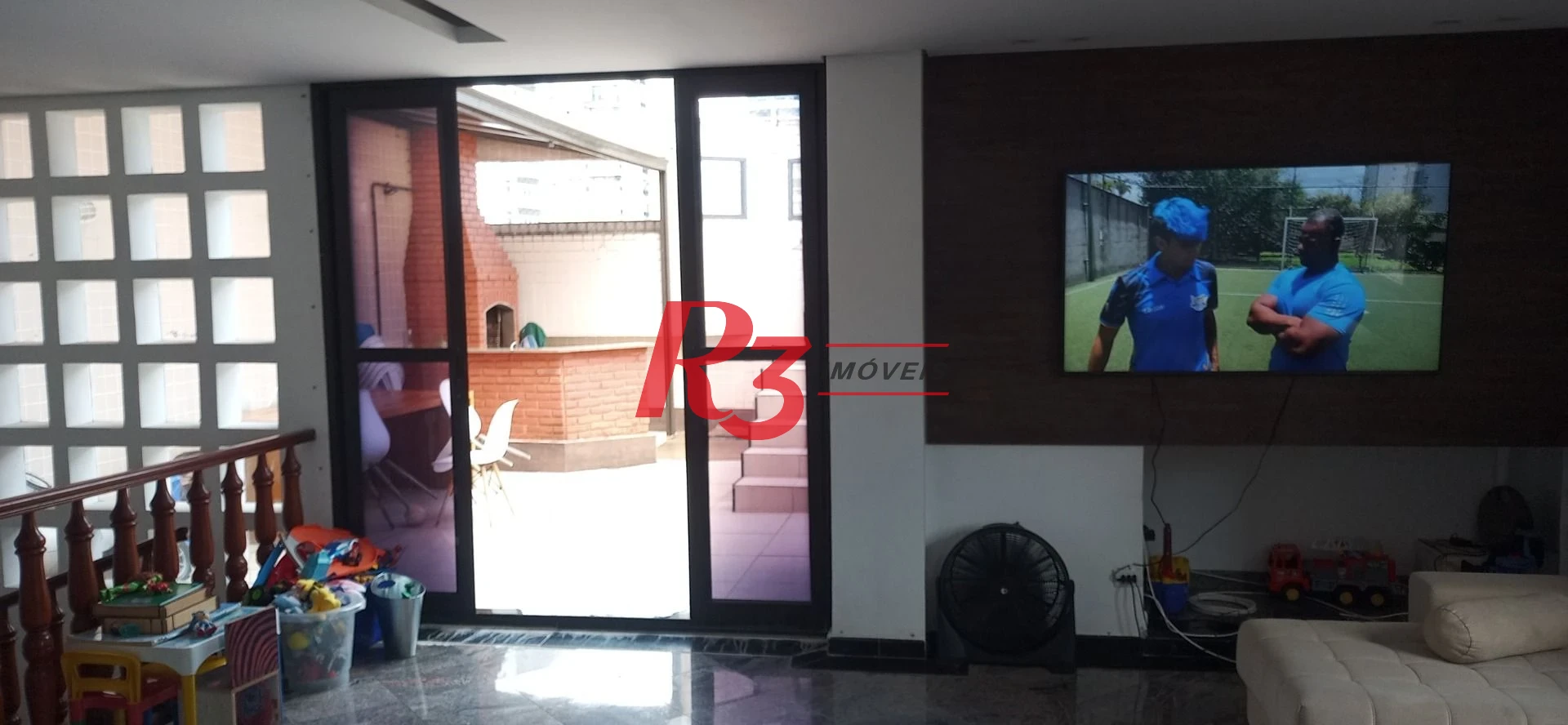 VENDO Excelente Oportunidade - Apartamento Duplex com 4 dormitórios, 229 m² no Bairro do Gonzaga.