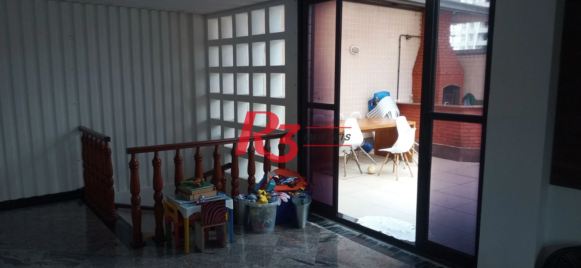 VENDO Excelente Oportunidade - Apartamento Duplex com 4 dormitórios, 229 m² no Bairro do Gonzaga.
