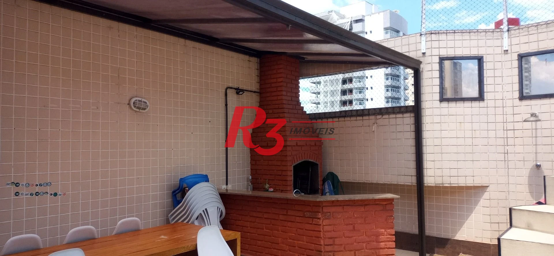 VENDO Excelente Oportunidade - Apartamento Duplex com 4 dormitórios, 229 m² no Bairro do Gonzaga.