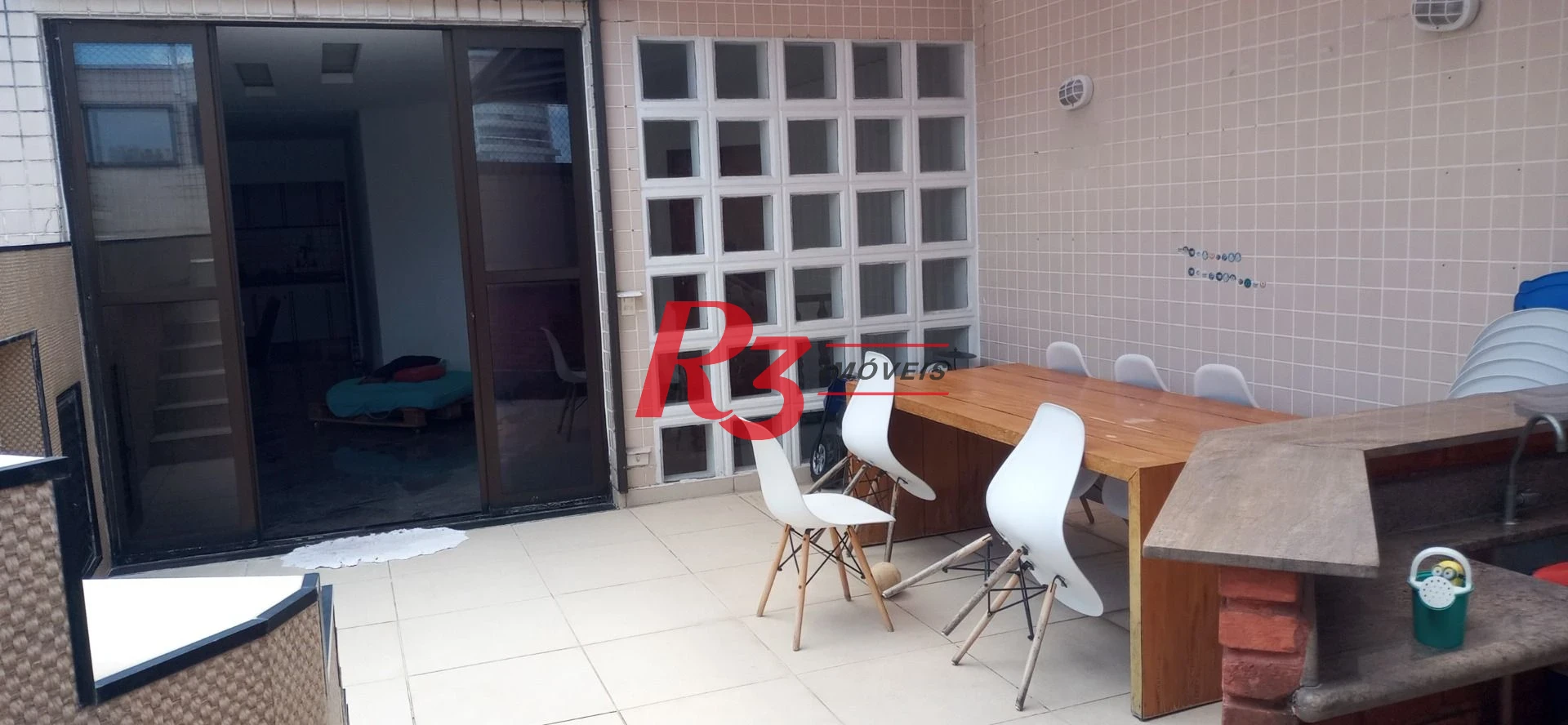 VENDO Excelente Oportunidade - Apartamento Duplex com 4 dormitórios, 229 m² no Bairro do Gonzaga.