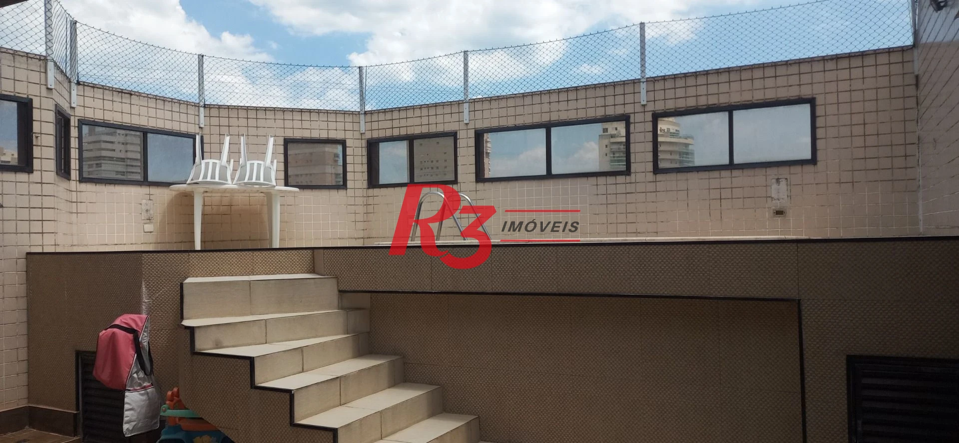 VENDO Excelente Oportunidade - Apartamento Duplex com 4 dormitórios, 229 m² no Bairro do Gonzaga.