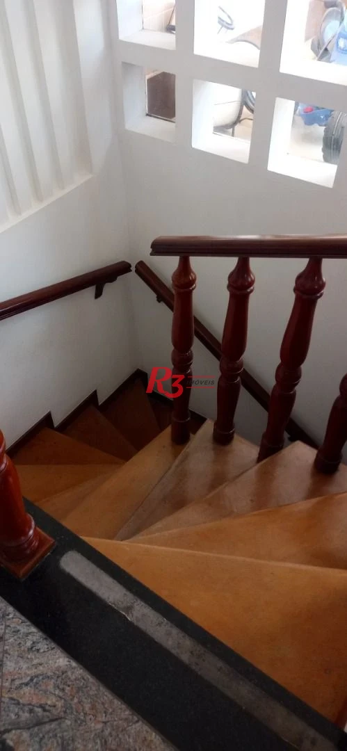 VENDO Excelente Oportunidade - Apartamento Duplex com 4 dormitórios, 229 m² no Bairro do Gonzaga.