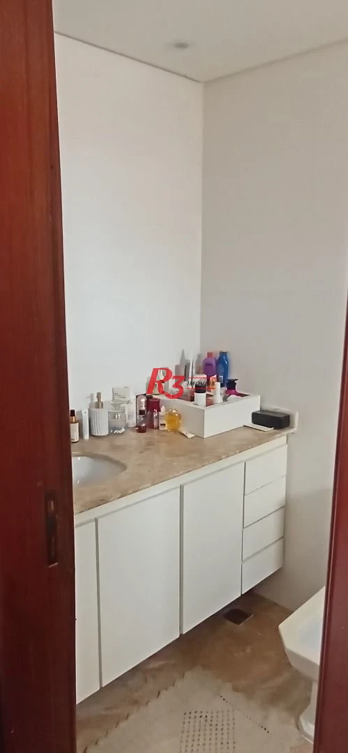 VENDO Excelente Oportunidade - Apartamento Duplex com 4 dormitórios, 229 m² no Bairro do Gonzaga.