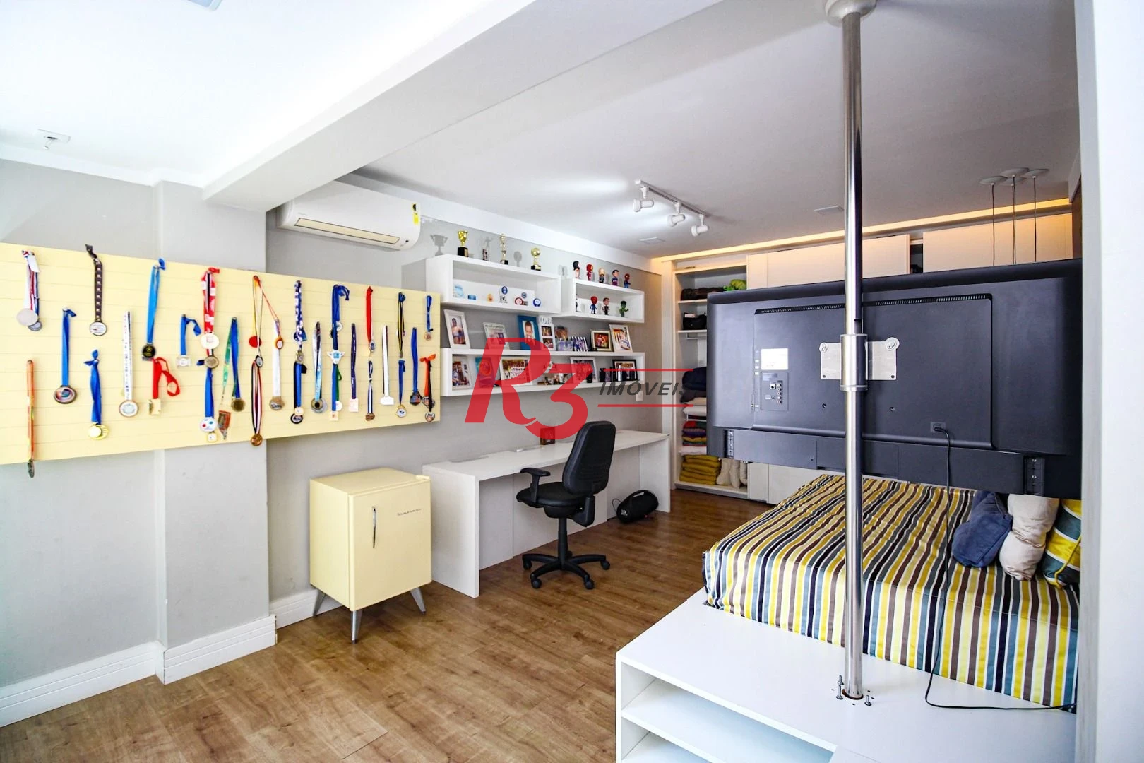 Apartamento com 3 dormitórios à venda, 232 m² por R$ 3.750.000,00 - Aparecida - Santos/SP