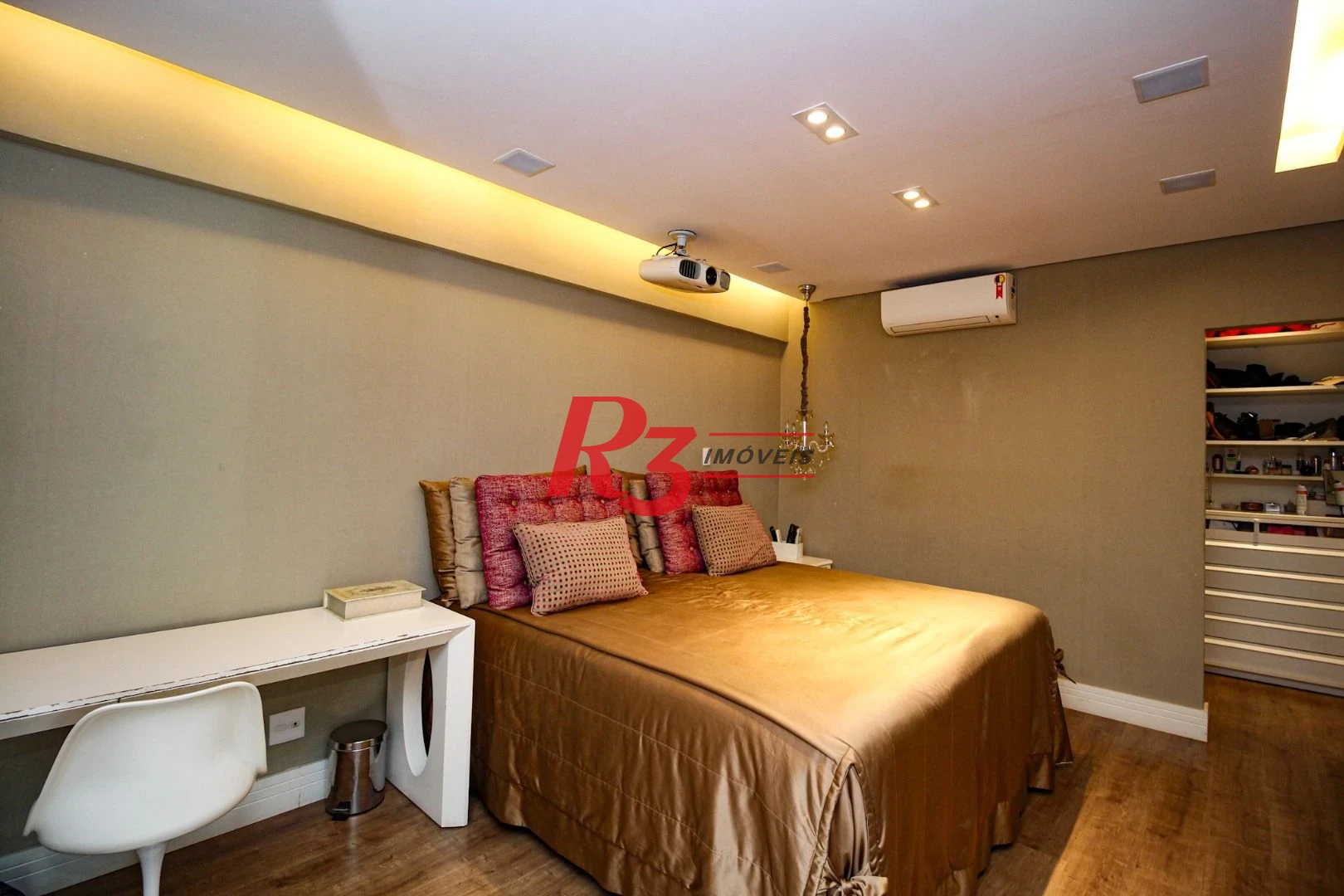 Apartamento com 3 dormitórios à venda, 232 m² por R$ 3.750.000,00 - Aparecida - Santos/SP
