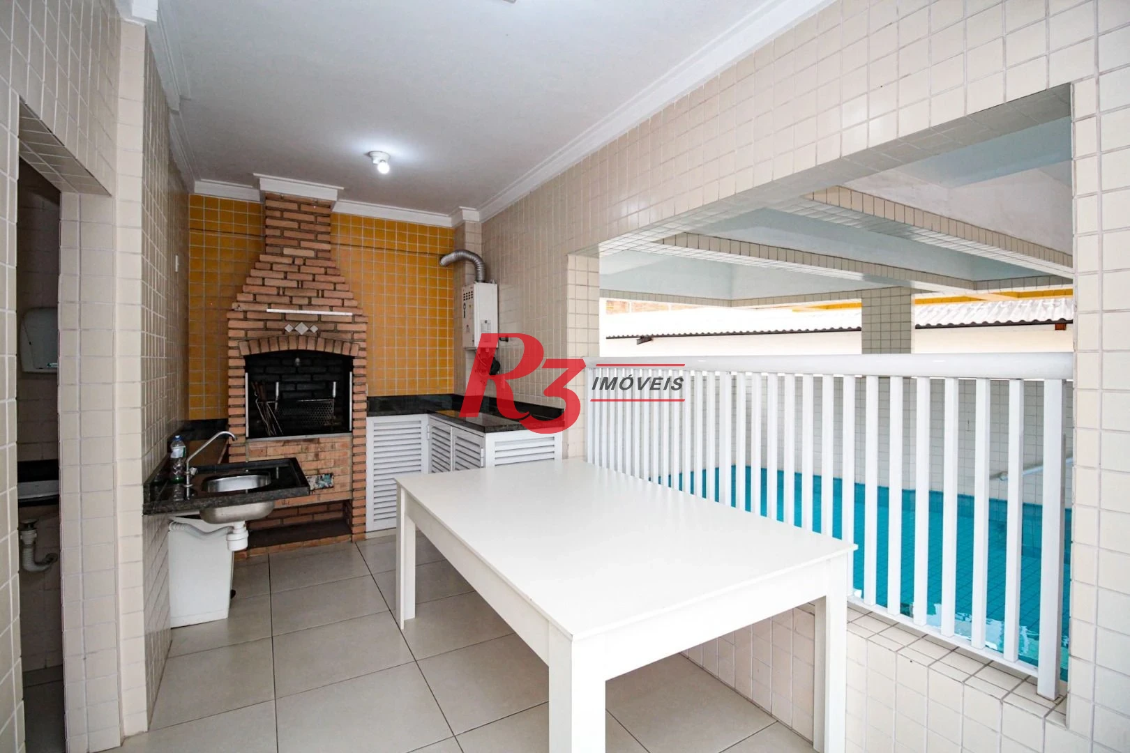 Apartamento de 2 quartos à venda na Encruzilhada em Santos.