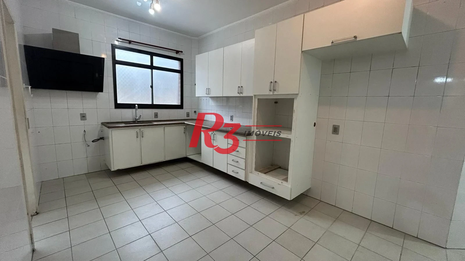Apartamento com 3 dormitórios à venda, 189 m² por R$ 1.250.000,00 - Gonzaga - Santos/SP