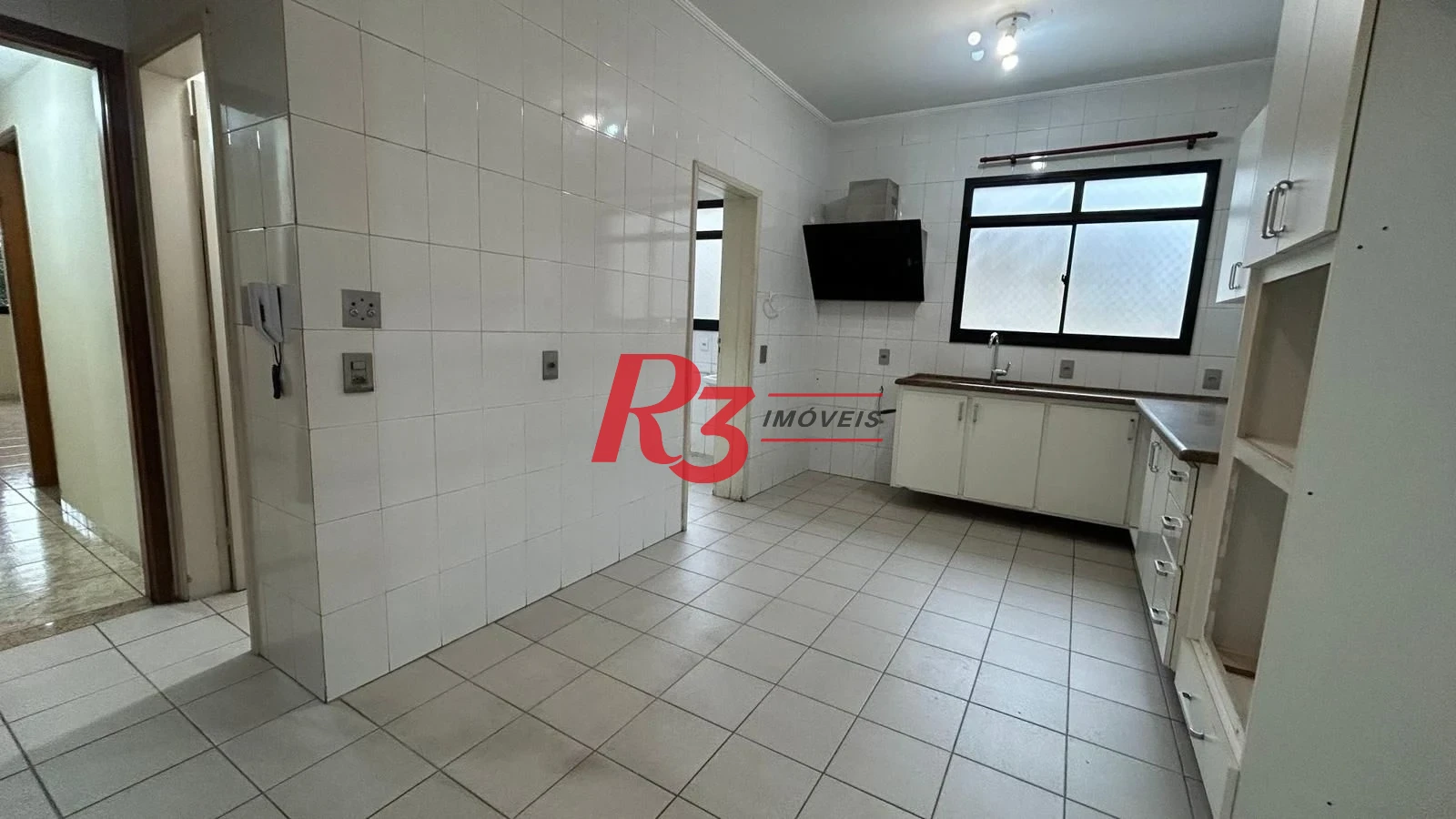 Apartamento com 3 dormitórios à venda, 189 m² por R$ 1.250.000,00 - Gonzaga - Santos/SP