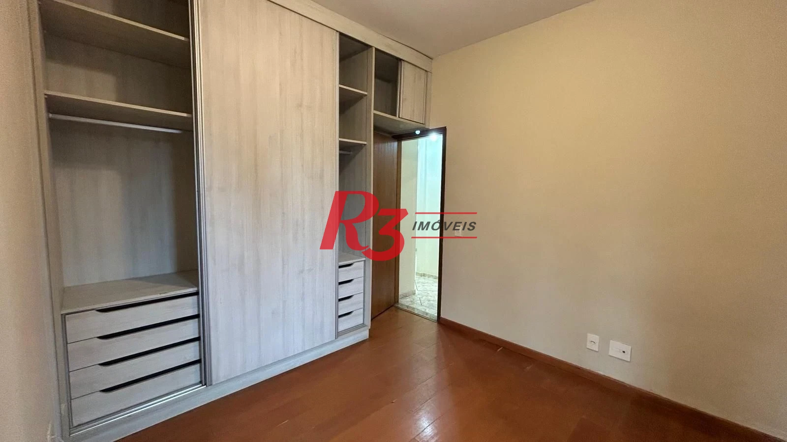 Apartamento com 3 dormitórios à venda, 189 m² por R$ 1.250.000,00 - Gonzaga - Santos/SP