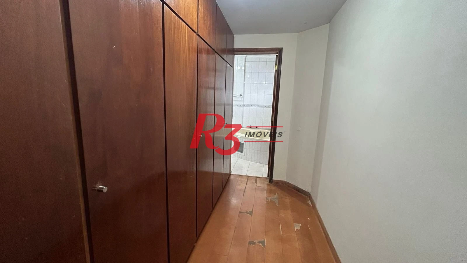 Apartamento com 3 dormitórios à venda, 189 m² por R$ 1.250.000,00 - Gonzaga - Santos/SP