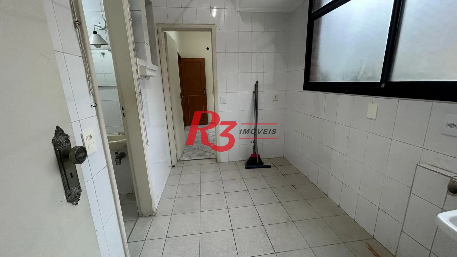 Apartamento com 3 dormitórios à venda, 189 m² por R$ 1.250.000,00 - Gonzaga - Santos/SP