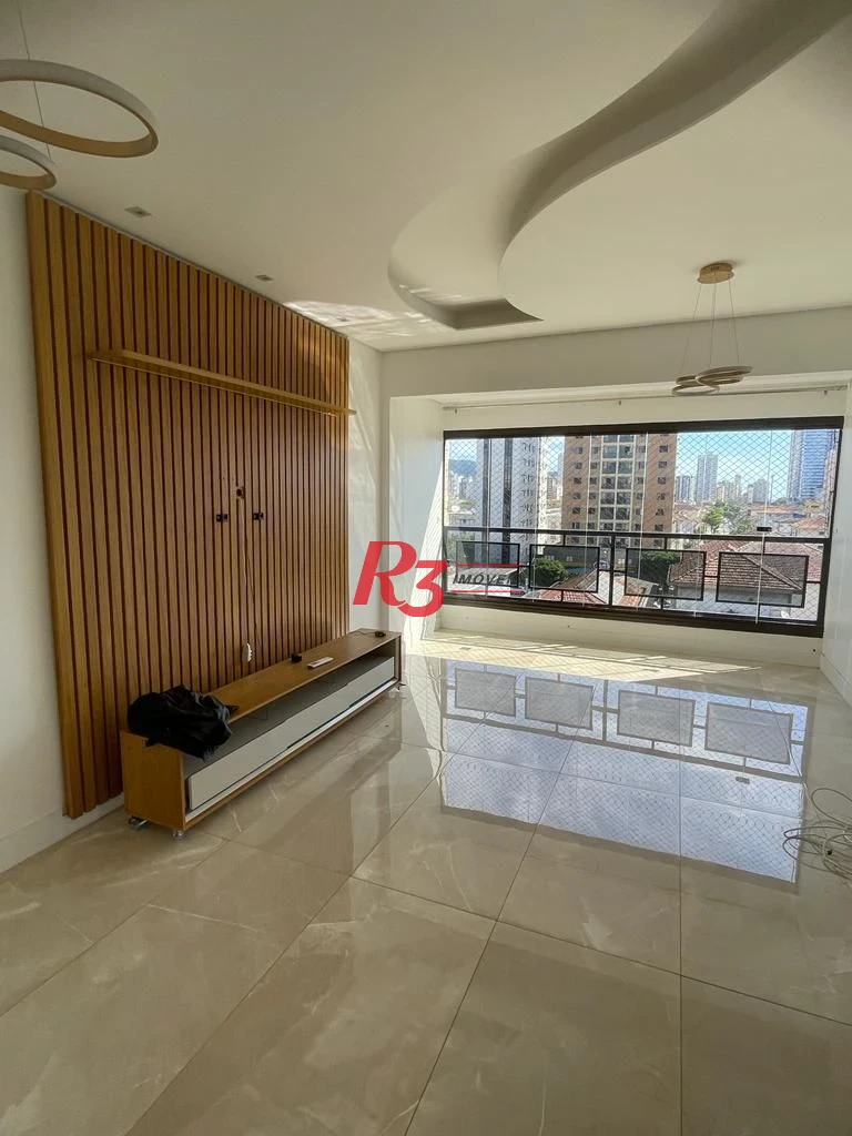 Aparecida - totalmente reformado - 2 dorm com 3 revertido - cozinha totalmente mobiliada - frente - ar condicionado.