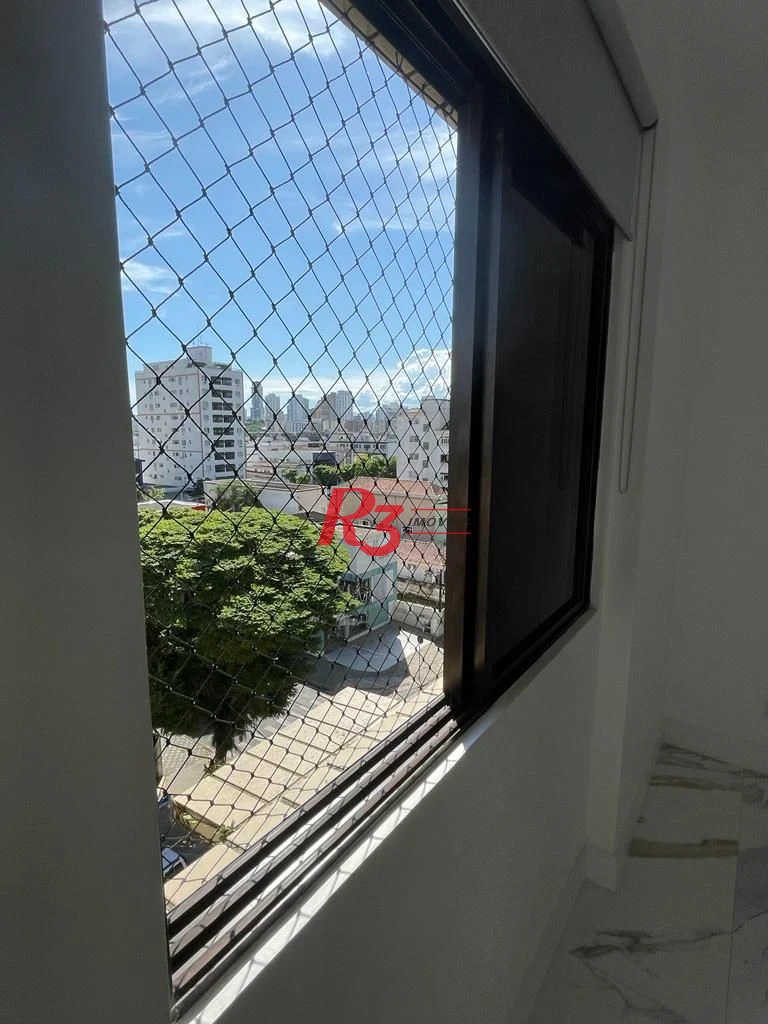Aparecida - totalmente reformado - 2 dorm com 3 revertido - cozinha totalmente mobiliada - frente - ar condicionado.