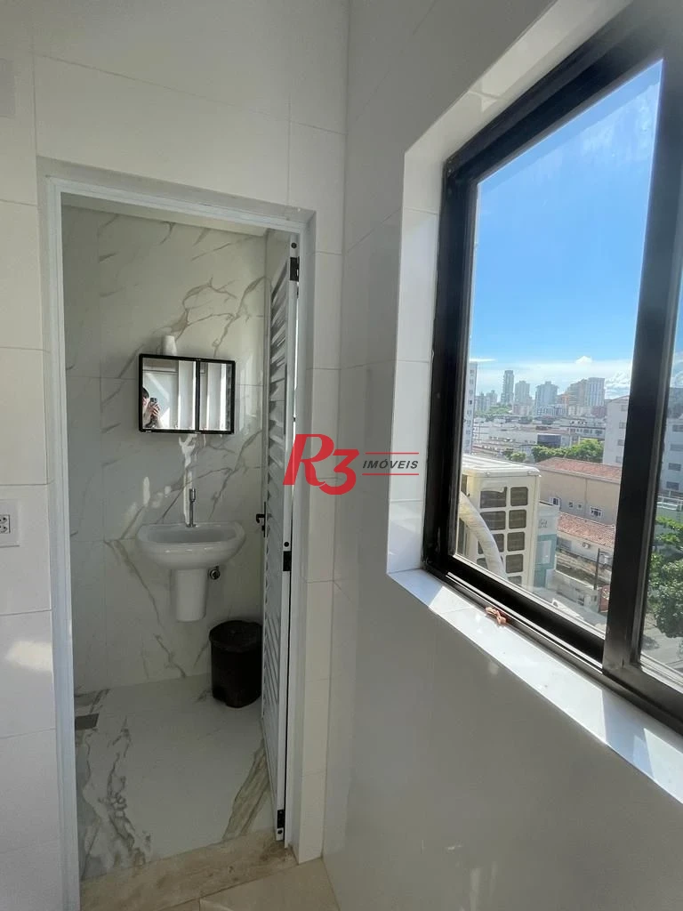 Aparecida - totalmente reformado - 2 dorm com 3 revertido - cozinha totalmente mobiliada - frente - ar condicionado.