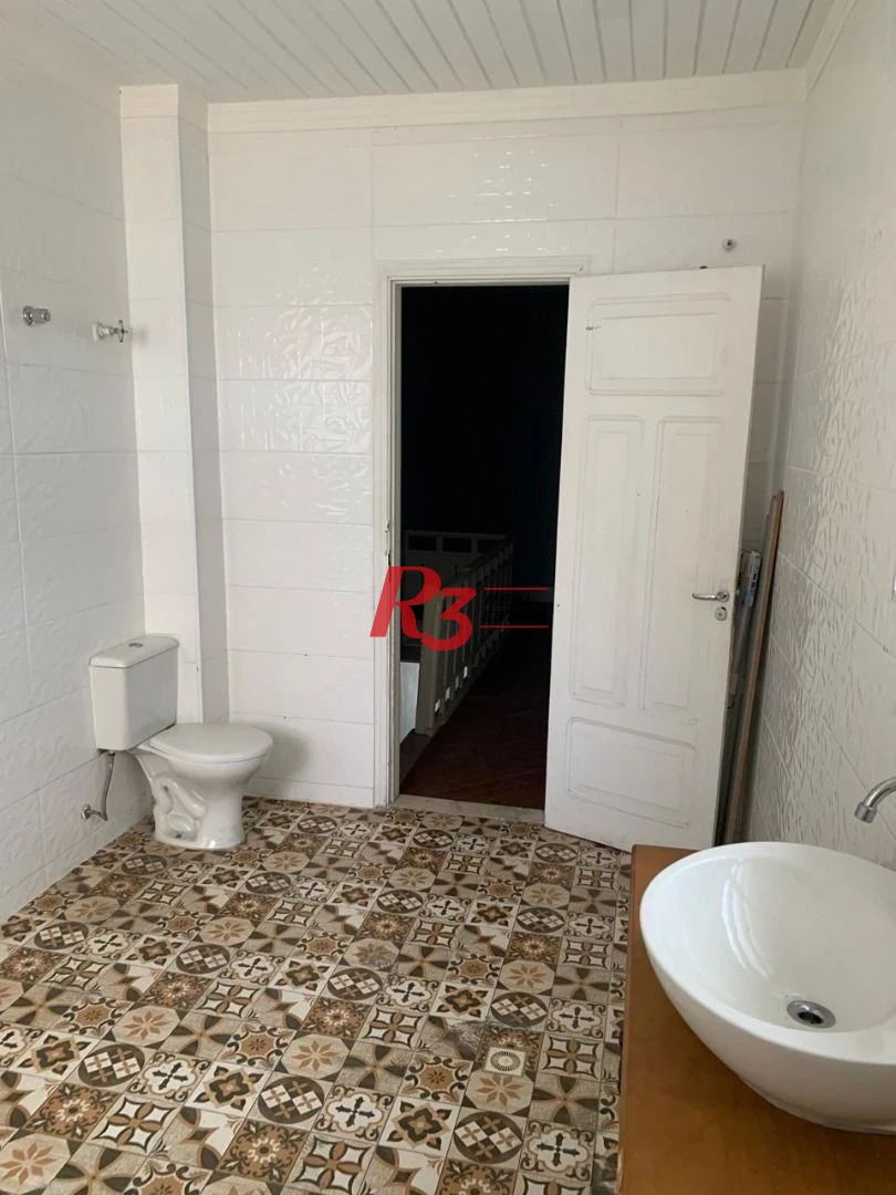 Sobrado com 2 dormitórios para alugar, 115 m² por R$ 6.341,00/mês - Gonzaga - Santos/SP