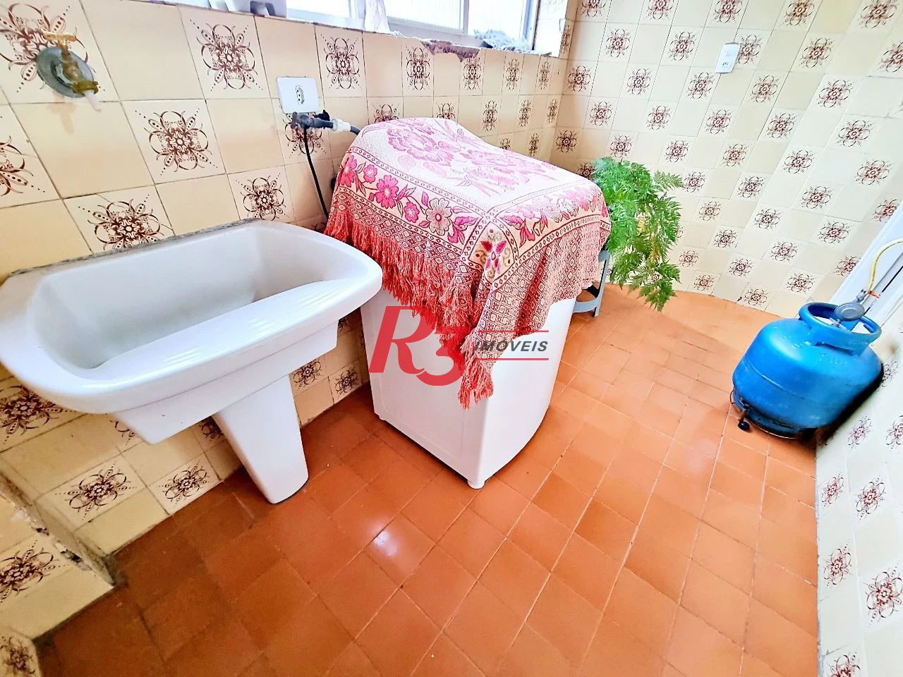 Apartamento com 2 dormitórios à venda, 74 m² por R$ 460.000,00 - Campo Grande - Santos/SP