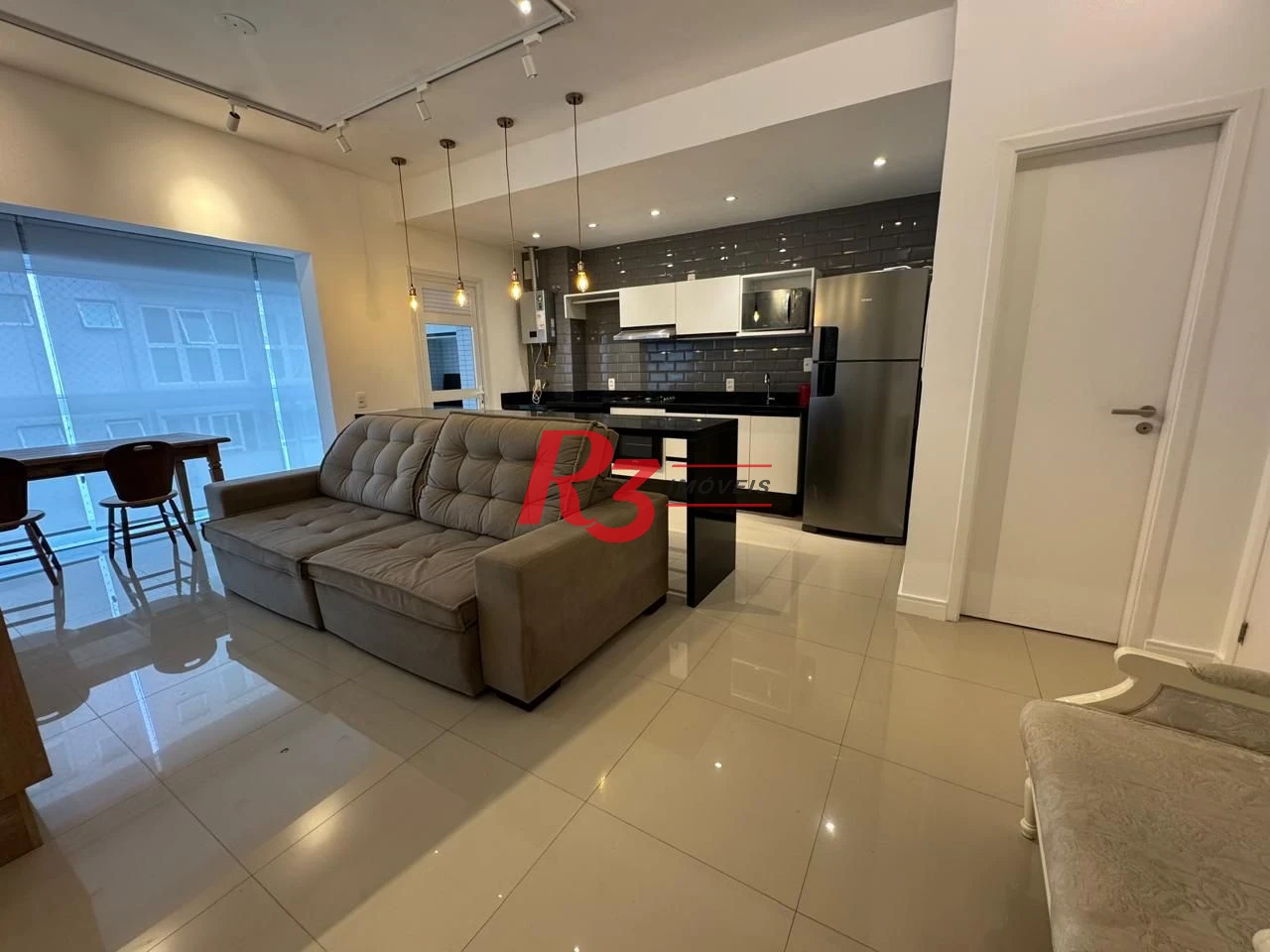 Apartamento com 1 dormitório para alugar, 57 m² por R$ 6.200,00/mês - Gonzaga - Santos/SP