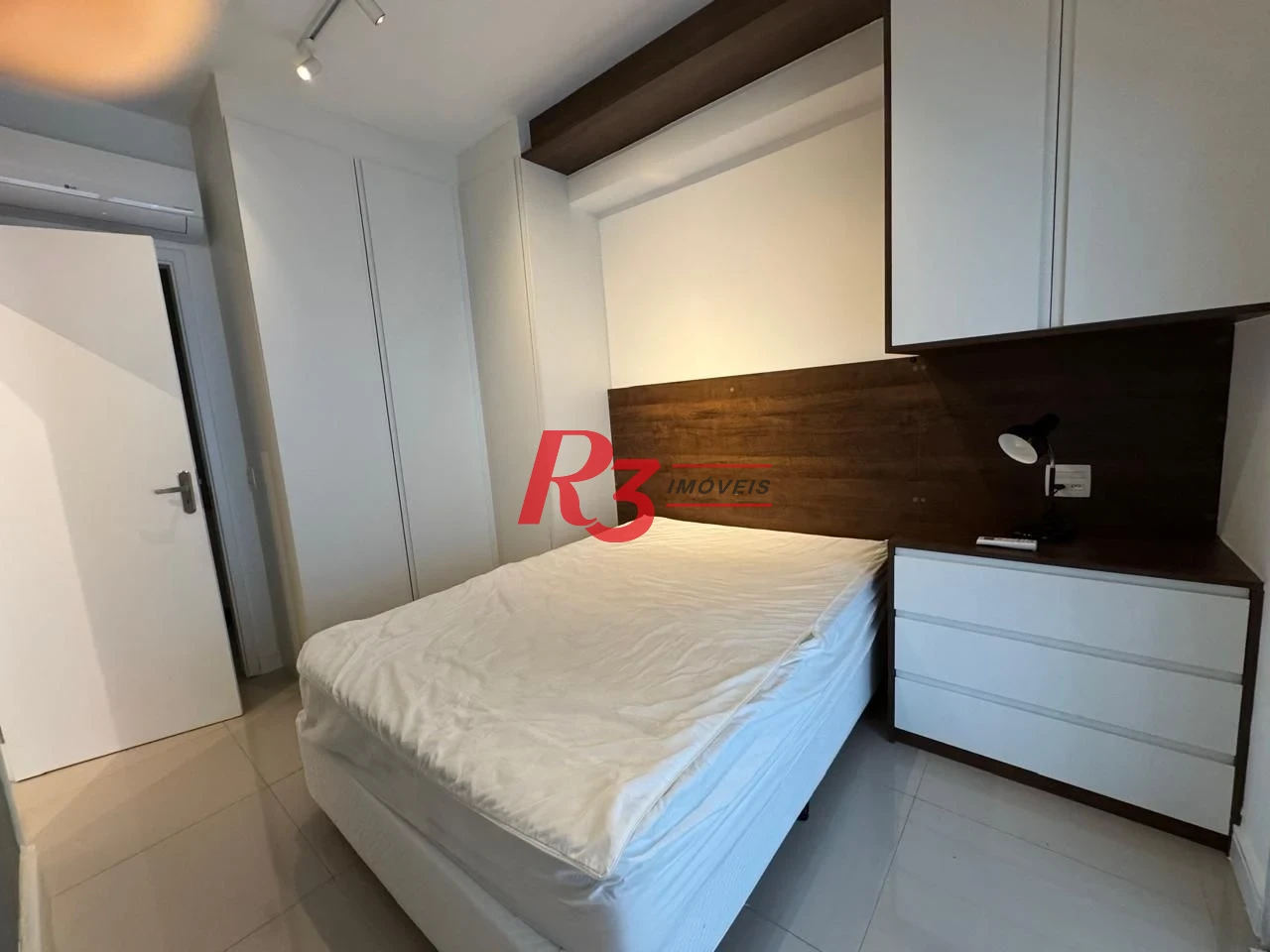 Apartamento com 1 dormitório para alugar, 57 m² por R$ 6.200,00/mês - Gonzaga - Santos/SP