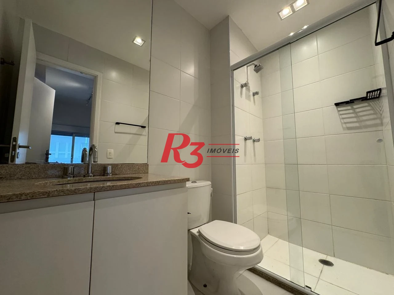 Apartamento com 1 dormitório para alugar, 57 m² por R$ 6.200,00/mês - Gonzaga - Santos/SP