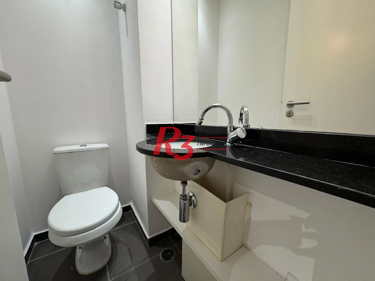 Apartamento com 1 dormitório para alugar, 57 m² por R$ 6.200,00/mês - Gonzaga - Santos/SP