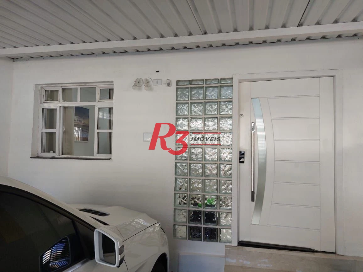 Sobrado com 3 dormitórios à venda, 200 m² por R$ 2.150.000,00 - Embaré - Santos/SP
