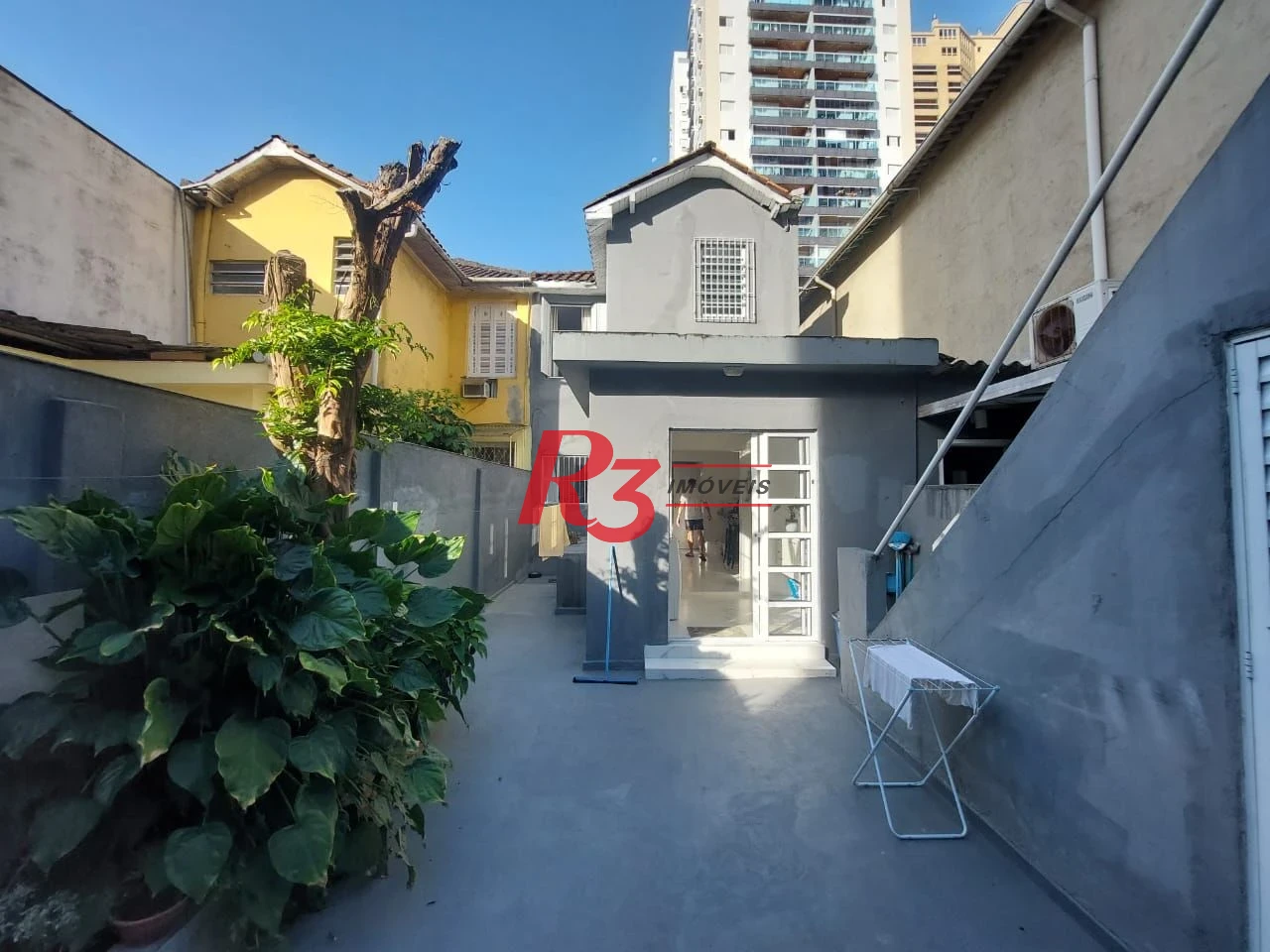 Sobrado com 3 dormitórios à venda, 200 m² por R$ 2.150.000,00 - Embaré - Santos/SP
