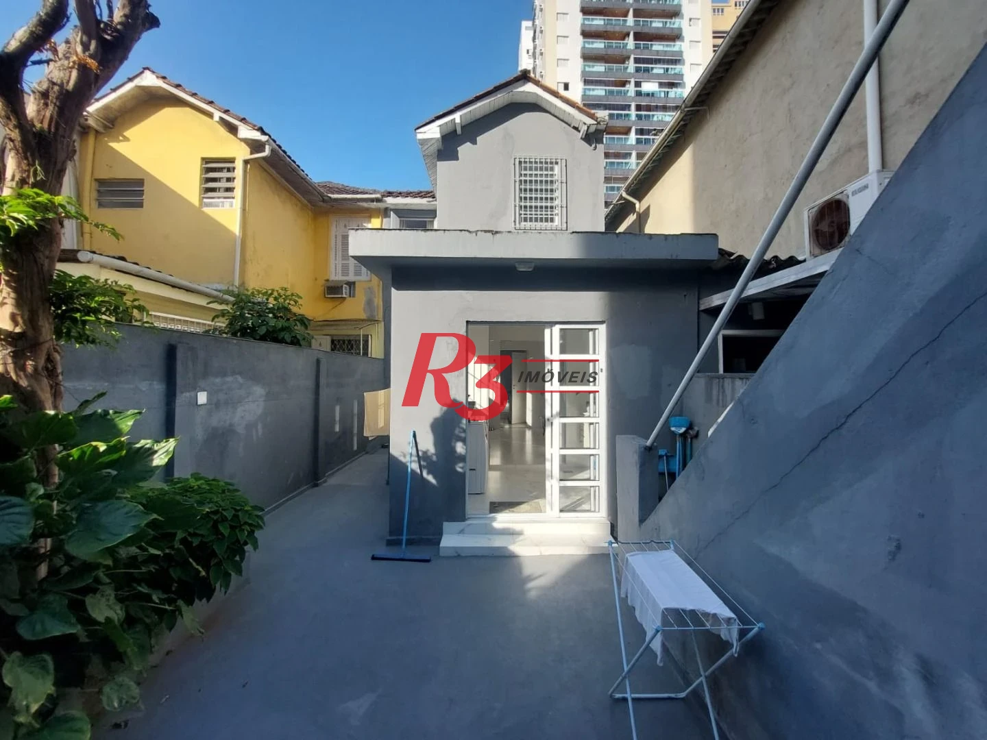 Sobrado com 3 dormitórios à venda, 200 m² por R$ 2.150.000,00 - Embaré - Santos/SP