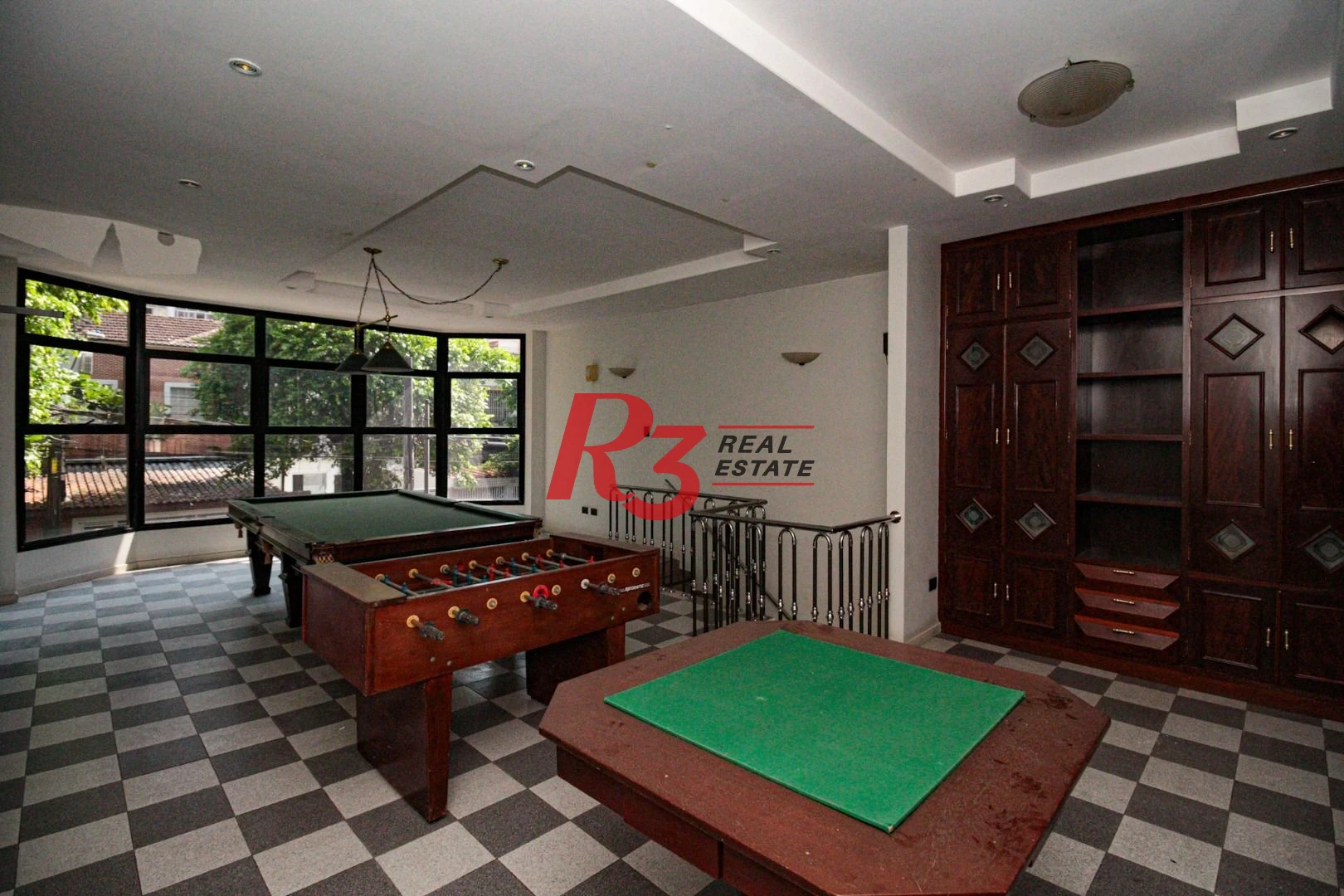 Sobrado com 3 dormitórios para alugar, 240 m² por R$ 23.659,11/mês - Gonzaga - Santos/SP