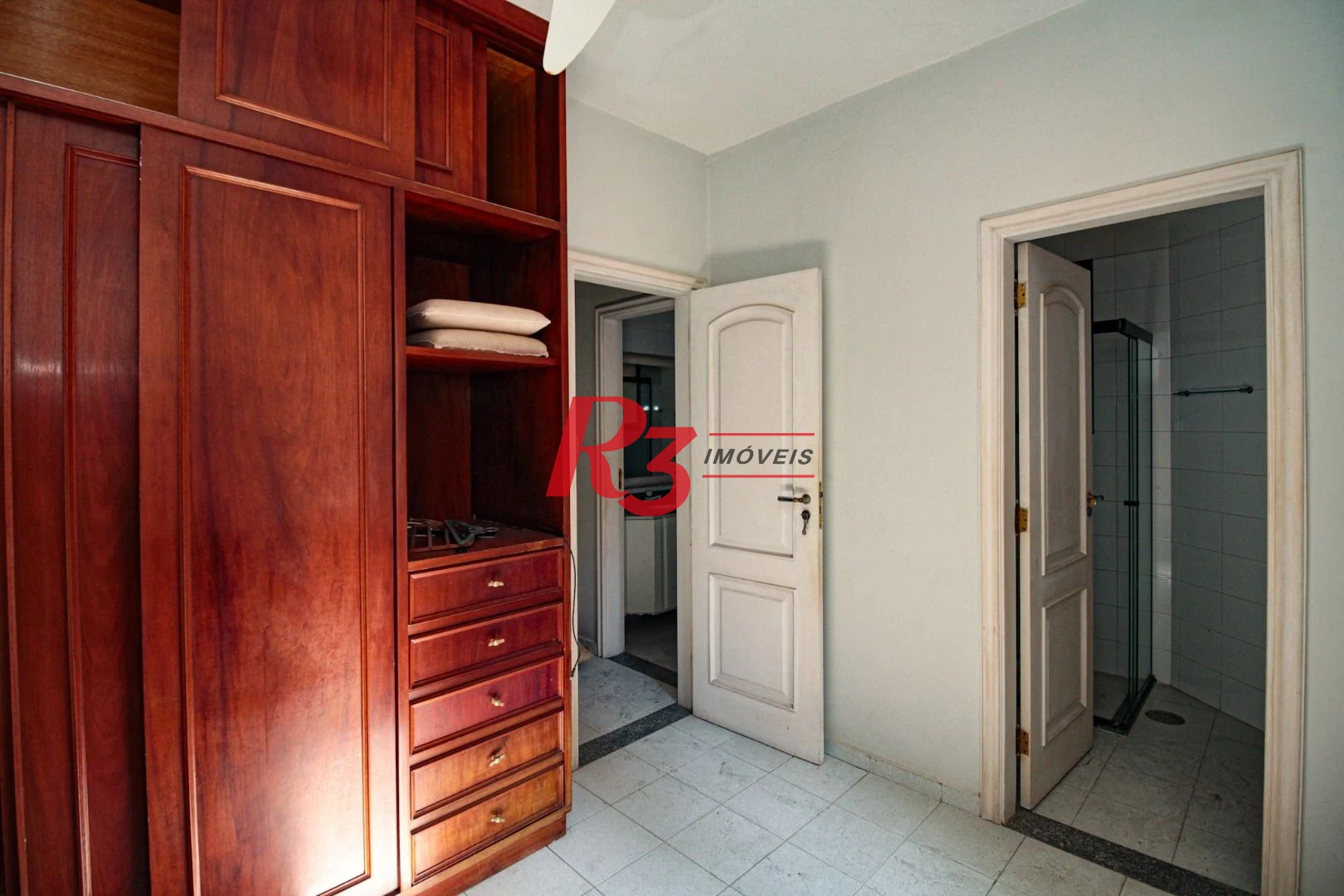 Sobrado para alugar, 240 m² por R$ 23.659,11/mês - Gonzaga - Santos/SP
