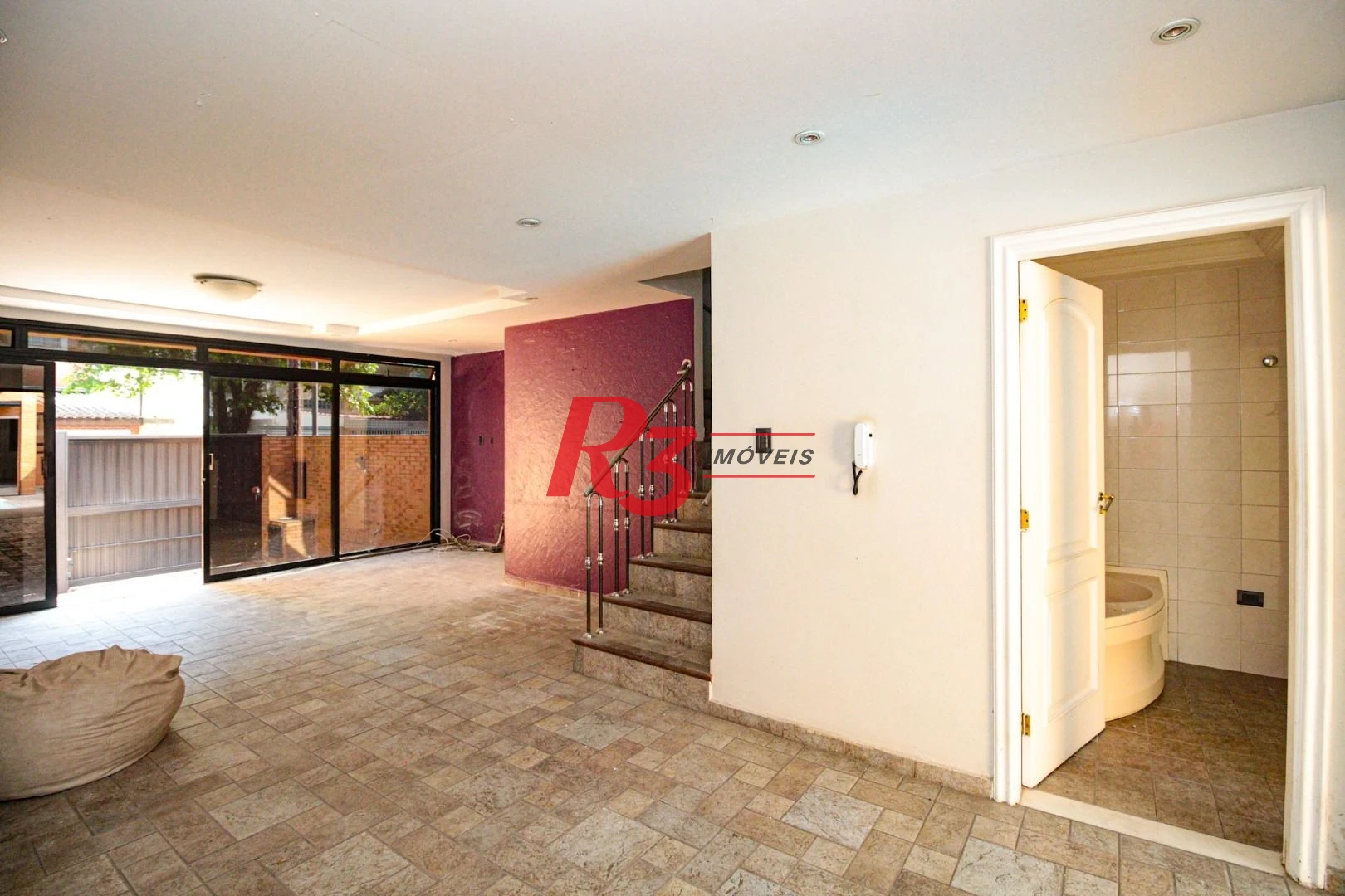 Sobrado para alugar, 240 m² por R$ 23.659,11/mês - Gonzaga - Santos/SP