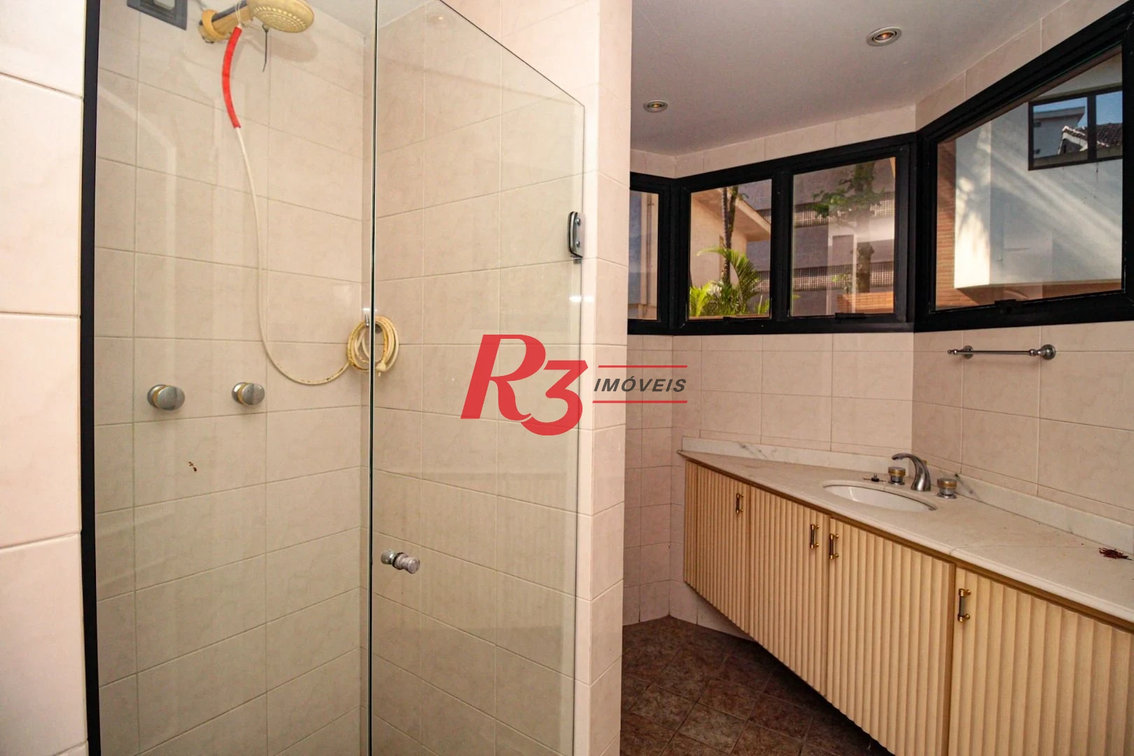Sobrado para alugar, 240 m² por R$ 23.659,11/mês - Gonzaga - Santos/SP