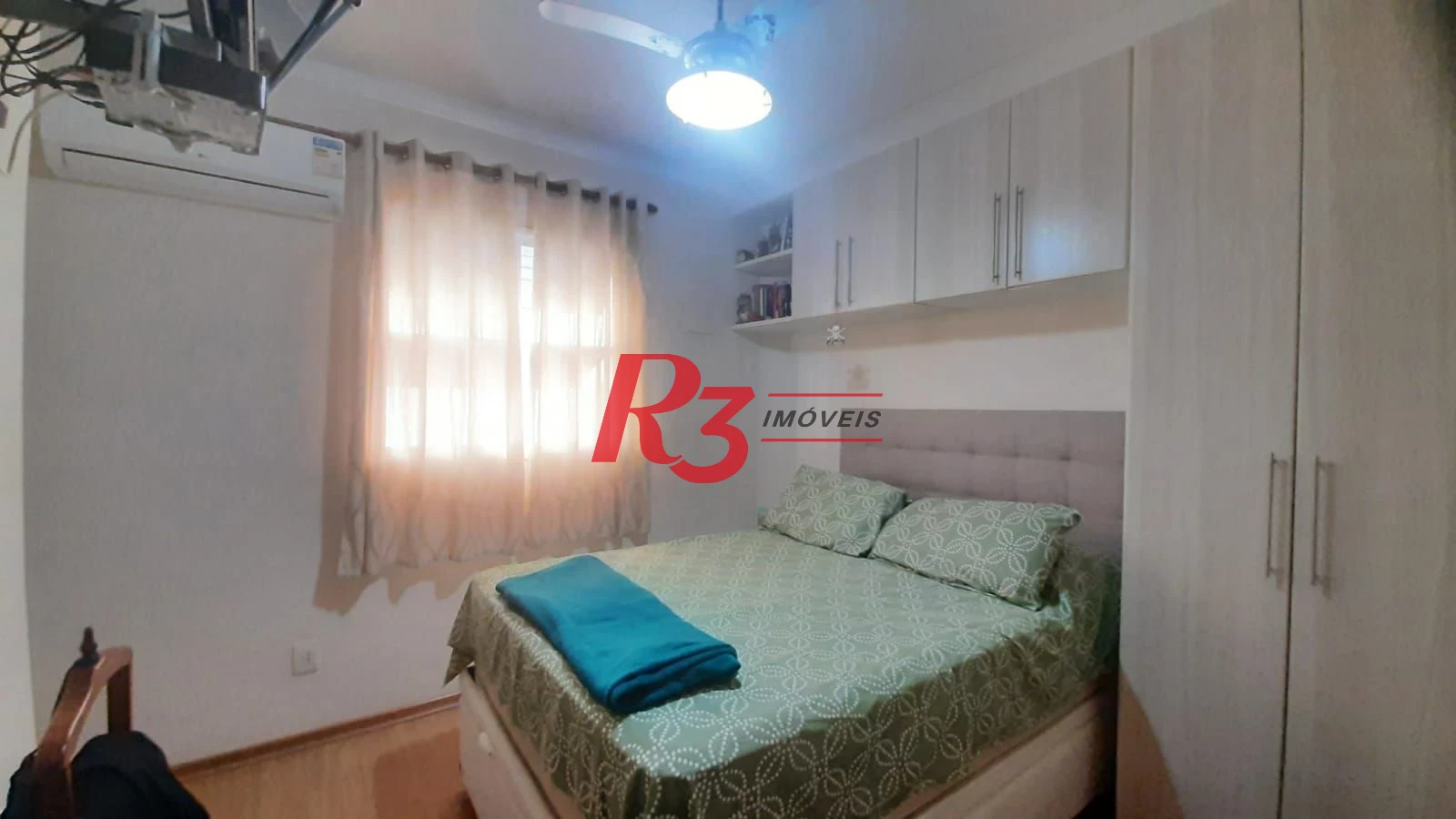 Casa Village à venda, 3 quartos (1 suíte), 2 vagas, 144 m², Marapé, Santos SP