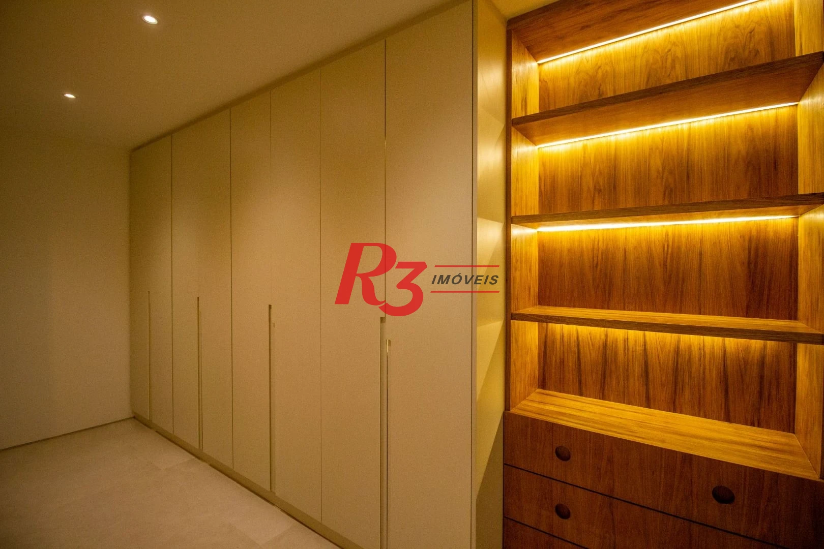 Apartamento com 4 dormitórios à venda, 250 m² por R$ 2.590.000,00 - Vila Rica - Santos/SP