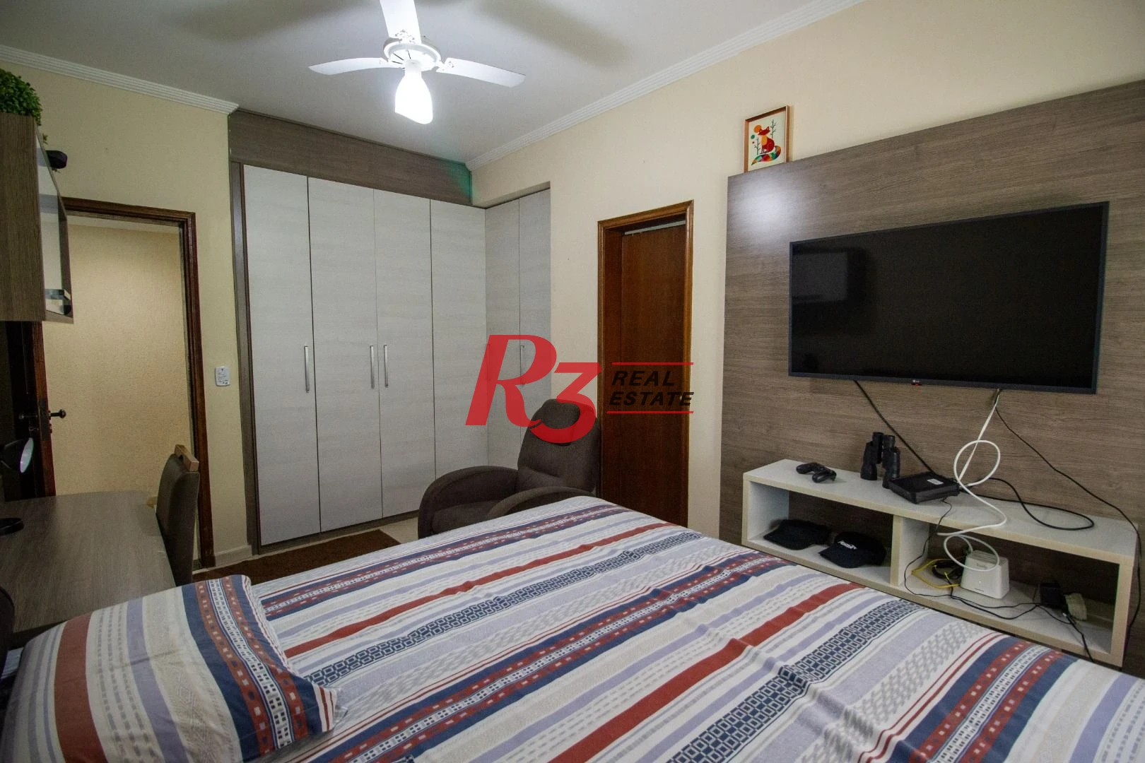 Sobrado com 5 dormitórios à venda, 368 m² por R$ 1.690.000,00 - Marapé - Santos/SP