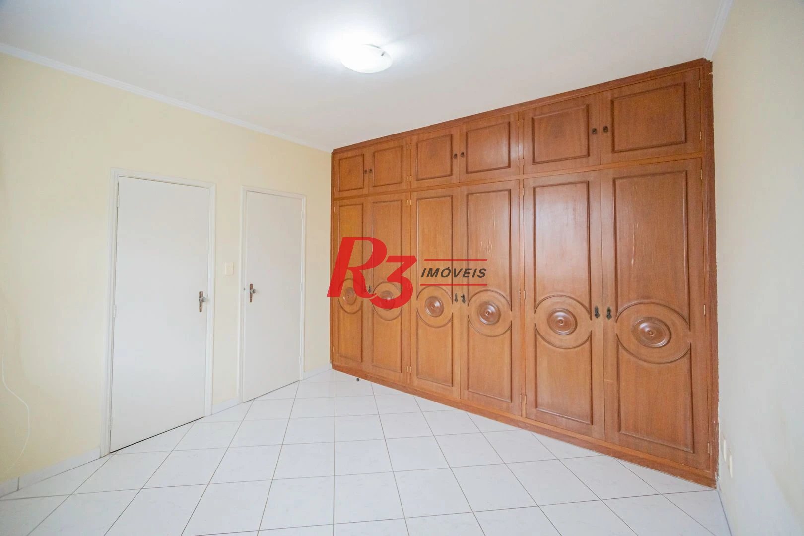 Apartamento 2 quartos, 1 suíte, dep. completa, garagem no Gonzaga