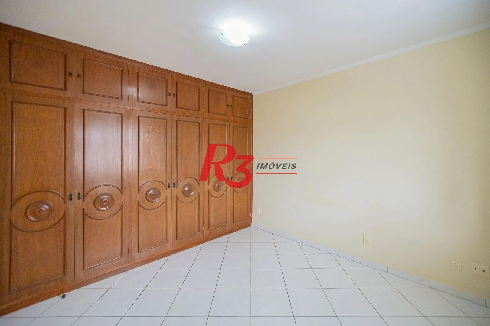 Apartamento 2 quartos, 1 suíte, dep. completa, garagem no Gonzaga