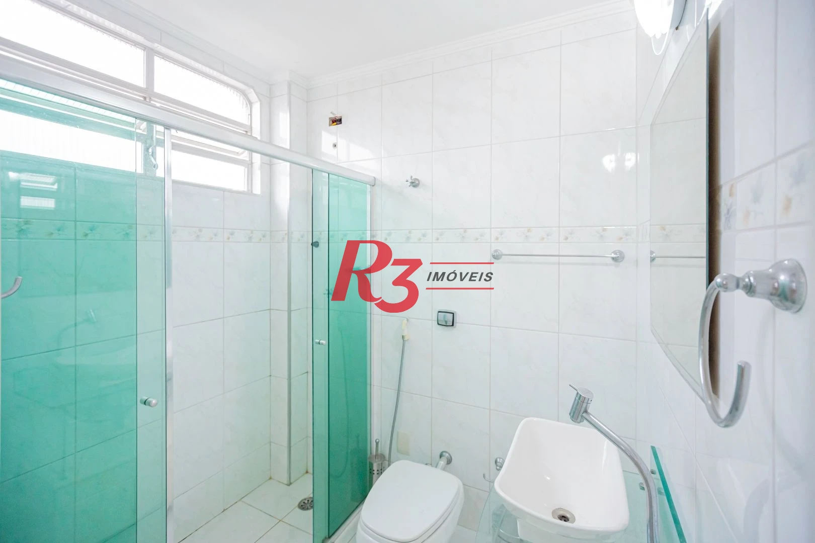 Apartamento 2 quartos, 1 suíte, dep. completa, garagem no Gonzaga