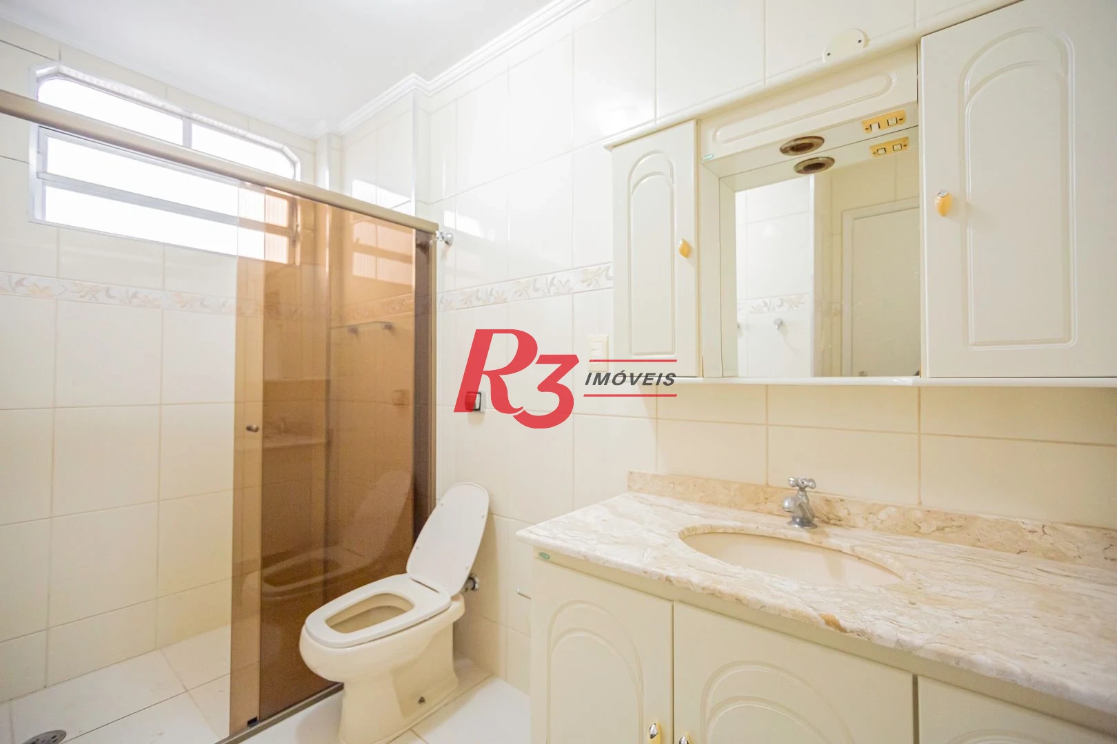 Apartamento 2 quartos, 1 suíte, dep. completa, garagem no Gonzaga