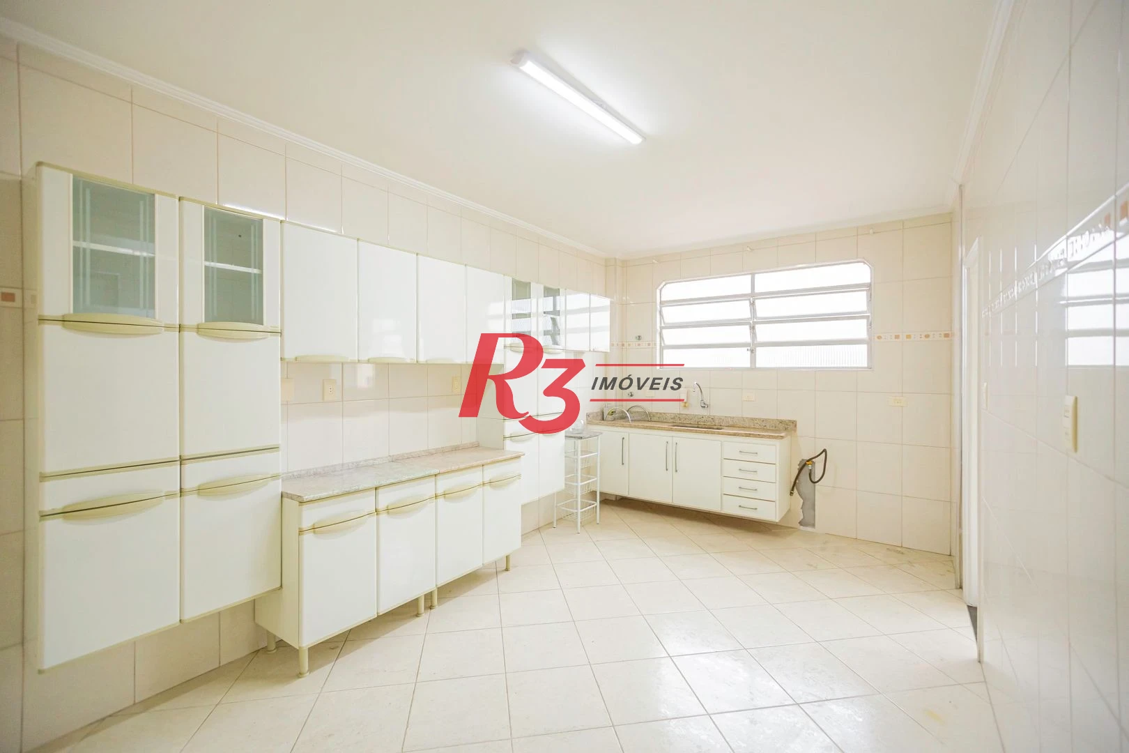 Apartamento 2 quartos, 1 suíte, dep. completa, garagem no Gonzaga