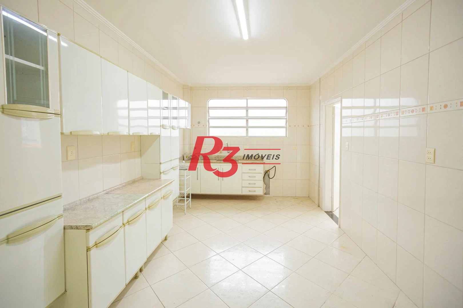 Apartamento 2 quartos, 1 suíte, dep. completa, garagem no Gonzaga