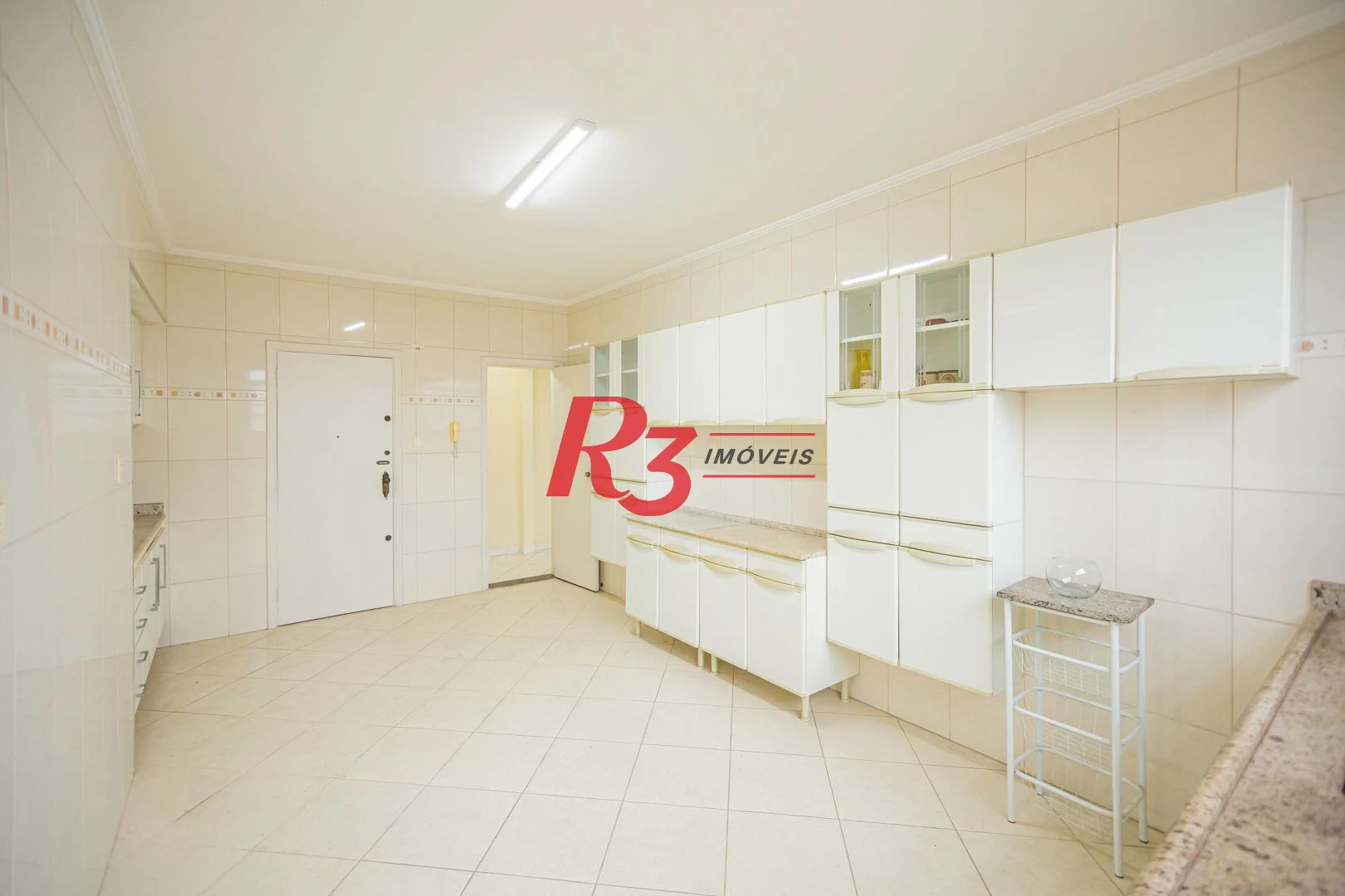 Apartamento 2 quartos, 1 suíte, dep. completa, garagem no Gonzaga