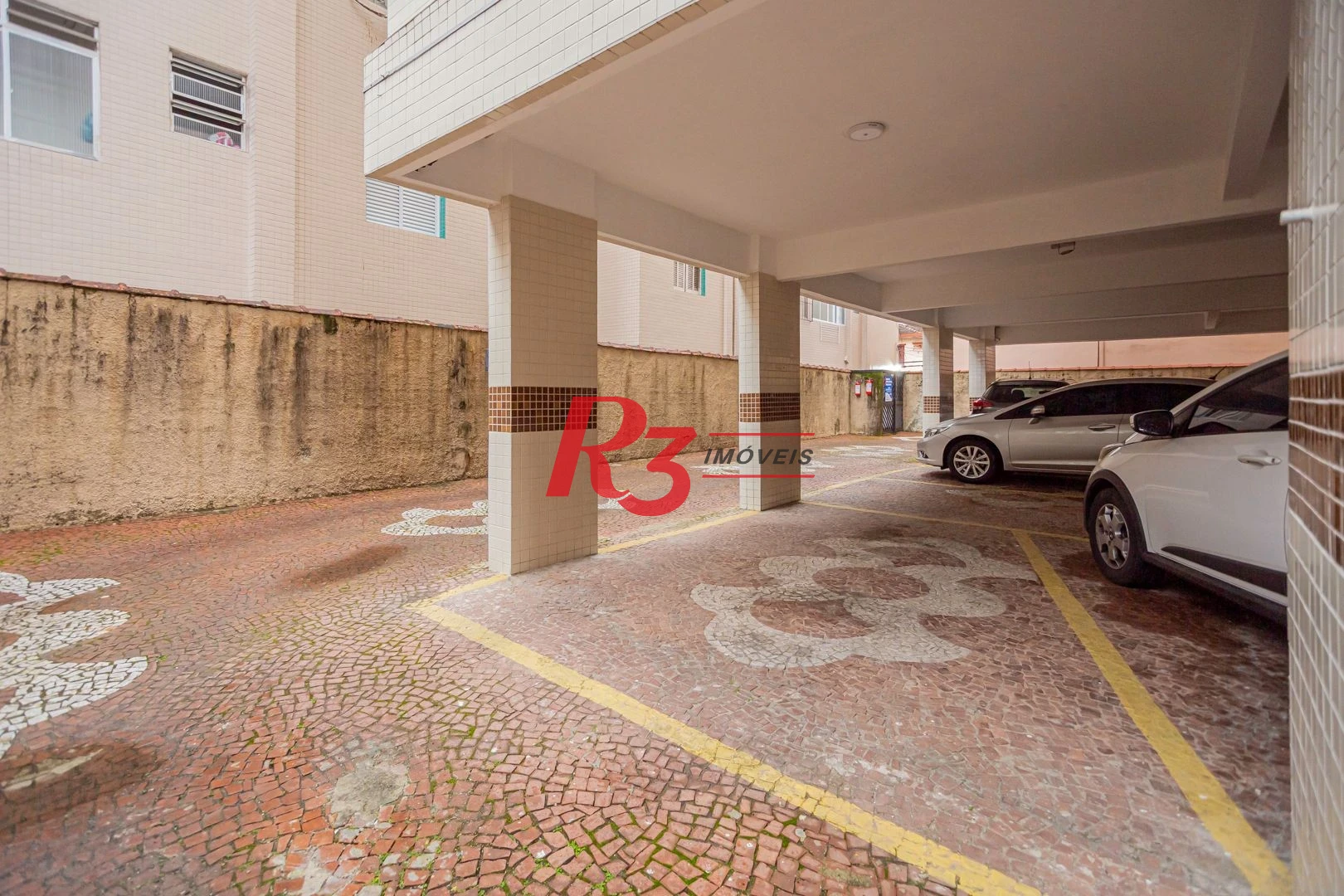 Apartamento 2 quartos, 1 suíte, dep. completa, garagem no Gonzaga