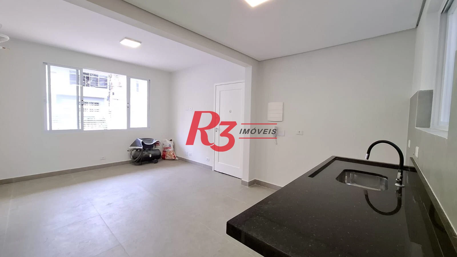Apartamento com 2 dormitórios para alugar, 59 m² por R$ 3.800,00/mês - Boqueirão - Santos/SP