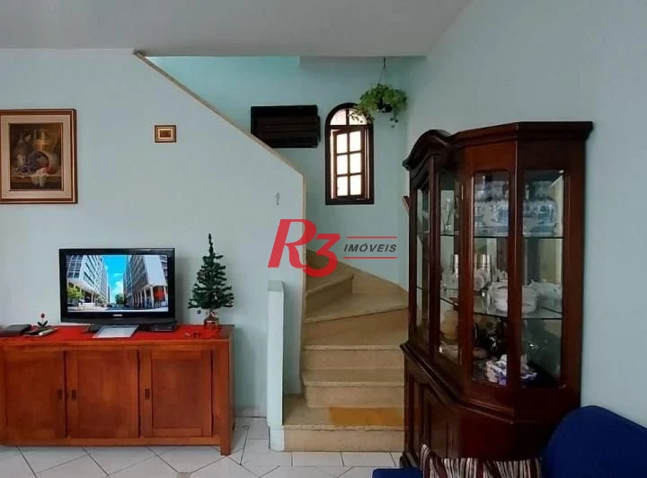 Sobrado com 2 dormitórios à venda, 85 m² por R$ 430.000,00 - Gonzaga - Santos/SP