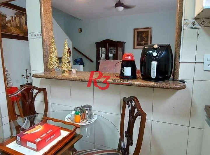 Sobrado com 2 dormitórios à venda, 85 m² por R$ 430.000,00 - Gonzaga - Santos/SP