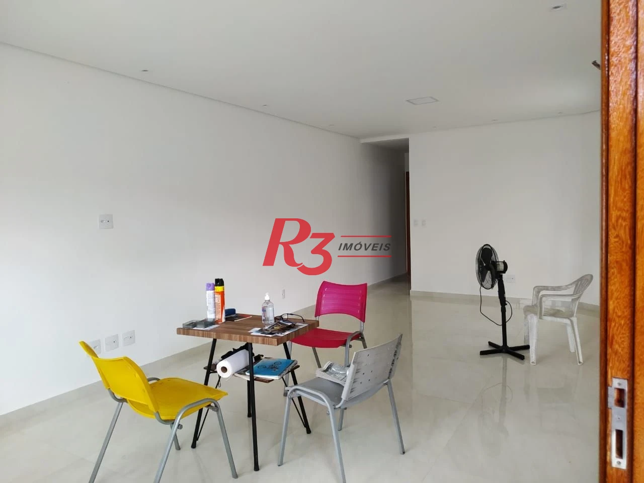 Sobrado com 3 dormitórios à venda, 1752 m² por R$ 1.250.000,01 - Boqueirão - Santos/SP