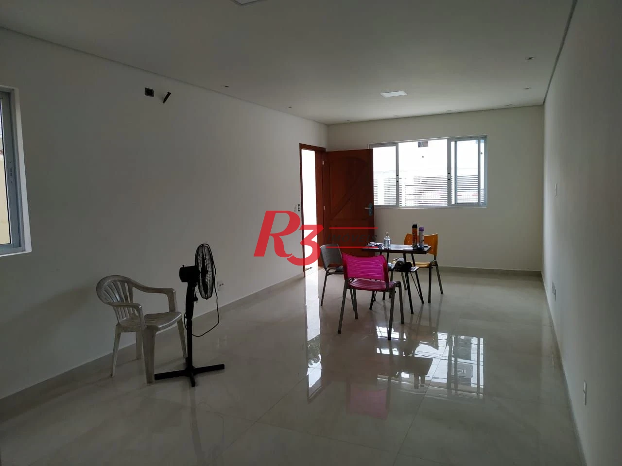 Sobrado com 3 dormitórios à venda, 1752 m² por R$ 1.250.000,01 - Boqueirão - Santos/SP