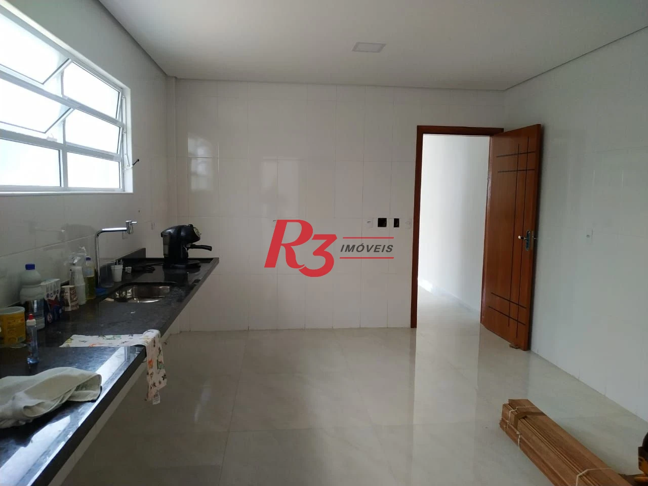 Sobrado com 3 dormitórios à venda, 1752 m² por R$ 1.250.000,01 - Boqueirão - Santos/SP