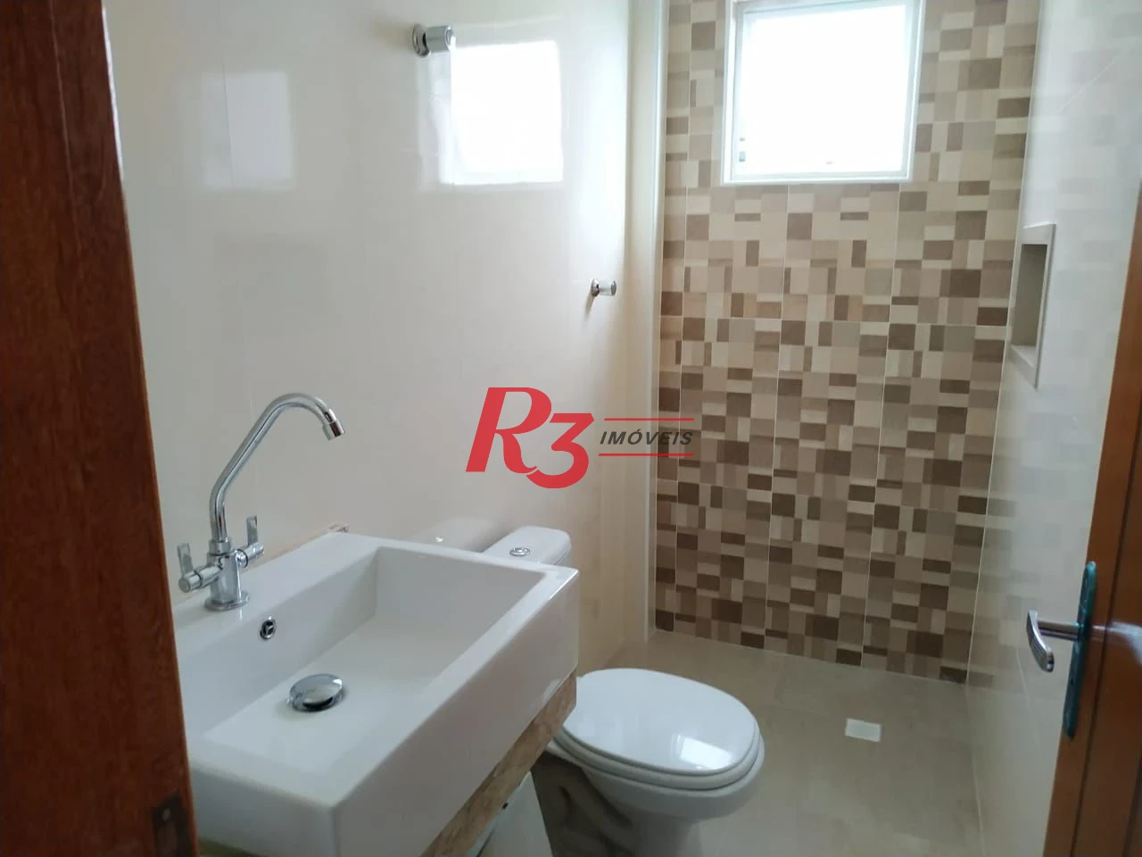 Sobrado com 3 dormitórios à venda, 1752 m² por R$ 1.250.000,01 - Boqueirão - Santos/SP