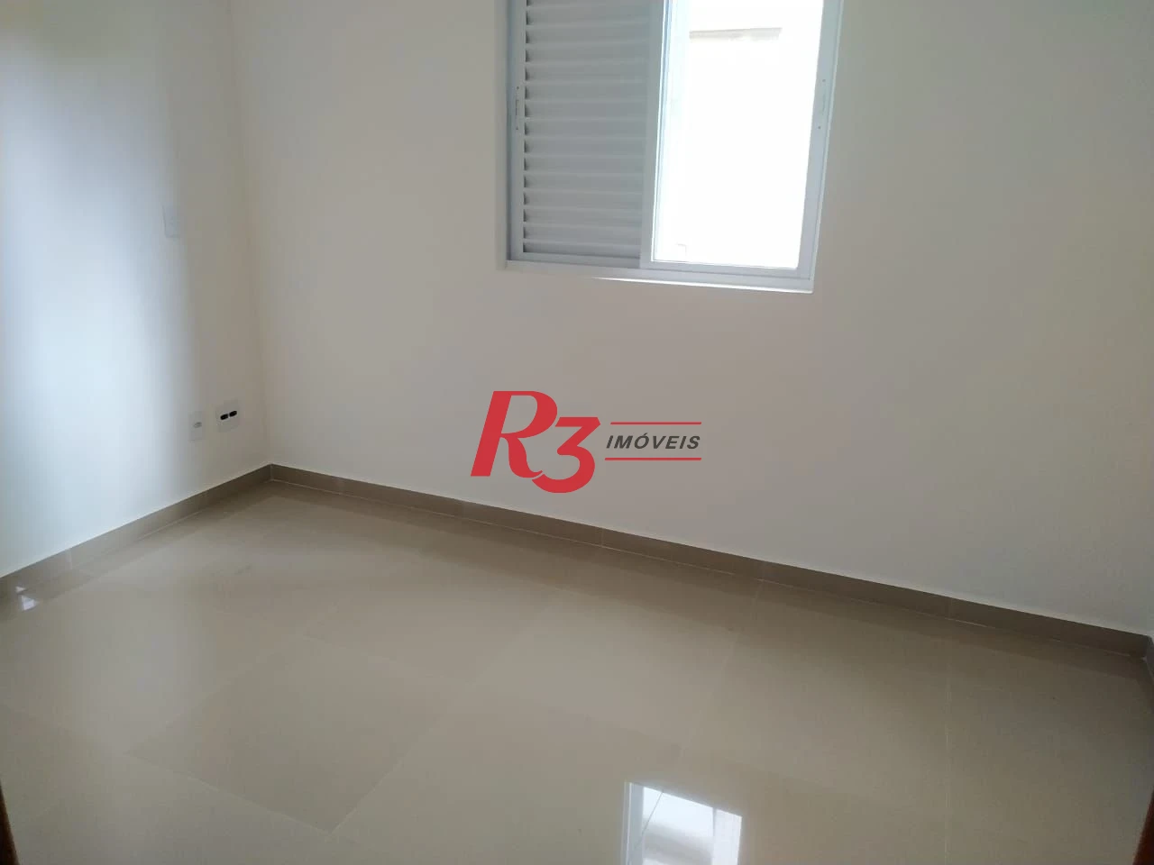 Sobrado com 3 dormitórios à venda, 1752 m² por R$ 1.250.000,01 - Boqueirão - Santos/SP